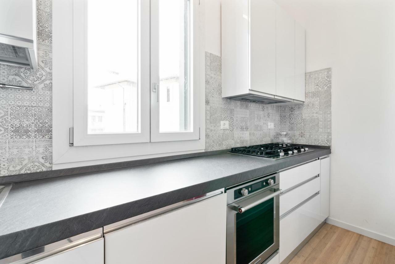 Prato Della Valle Roomy Flat ปาโดวา ภายนอก รูปภาพ