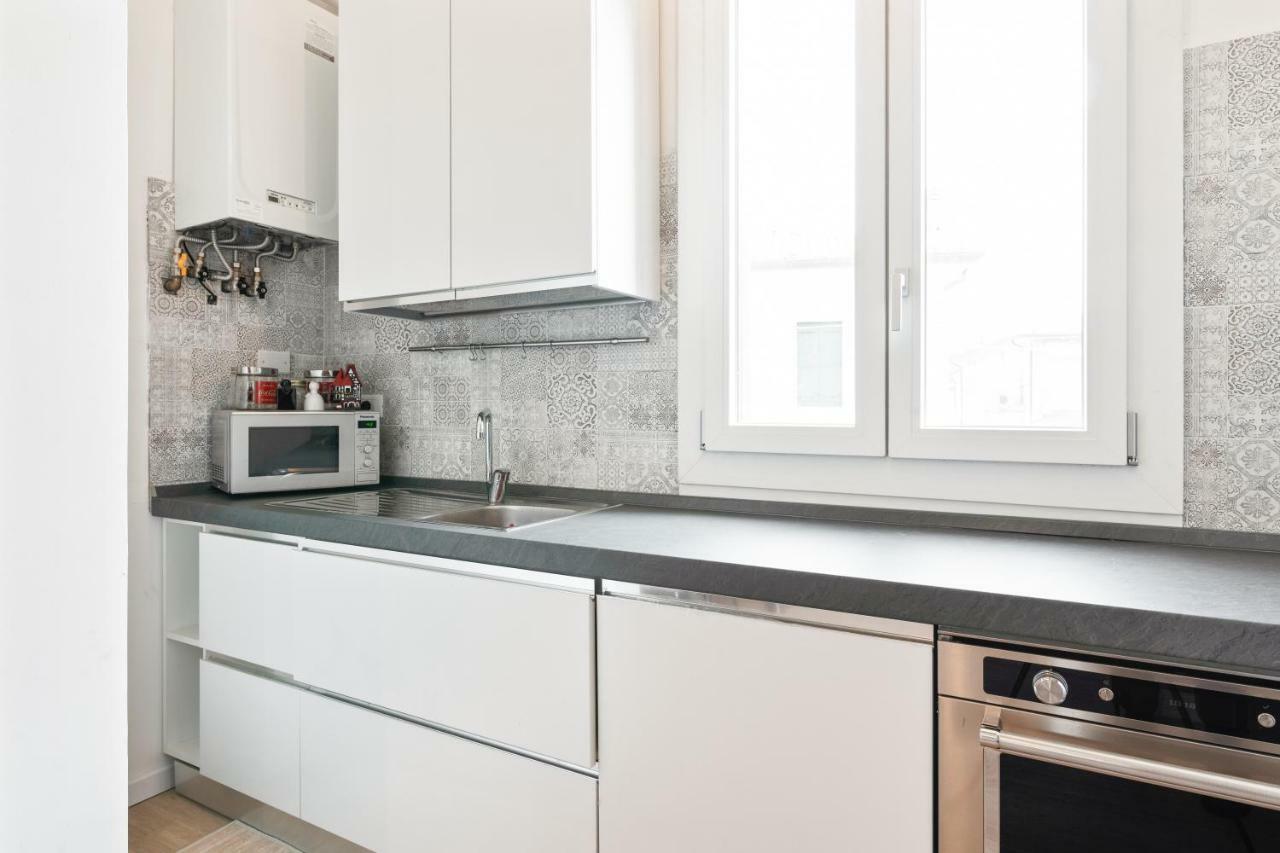 Prato Della Valle Roomy Flat ปาโดวา ภายนอก รูปภาพ