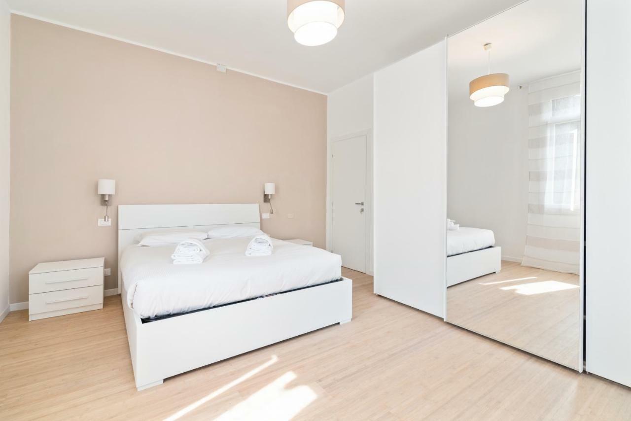 Prato Della Valle Roomy Flat ปาโดวา ภายนอก รูปภาพ